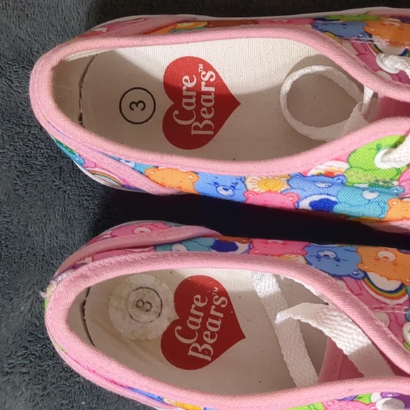 Care Bear sneaker girl's size 3 - Picture 5 of 6